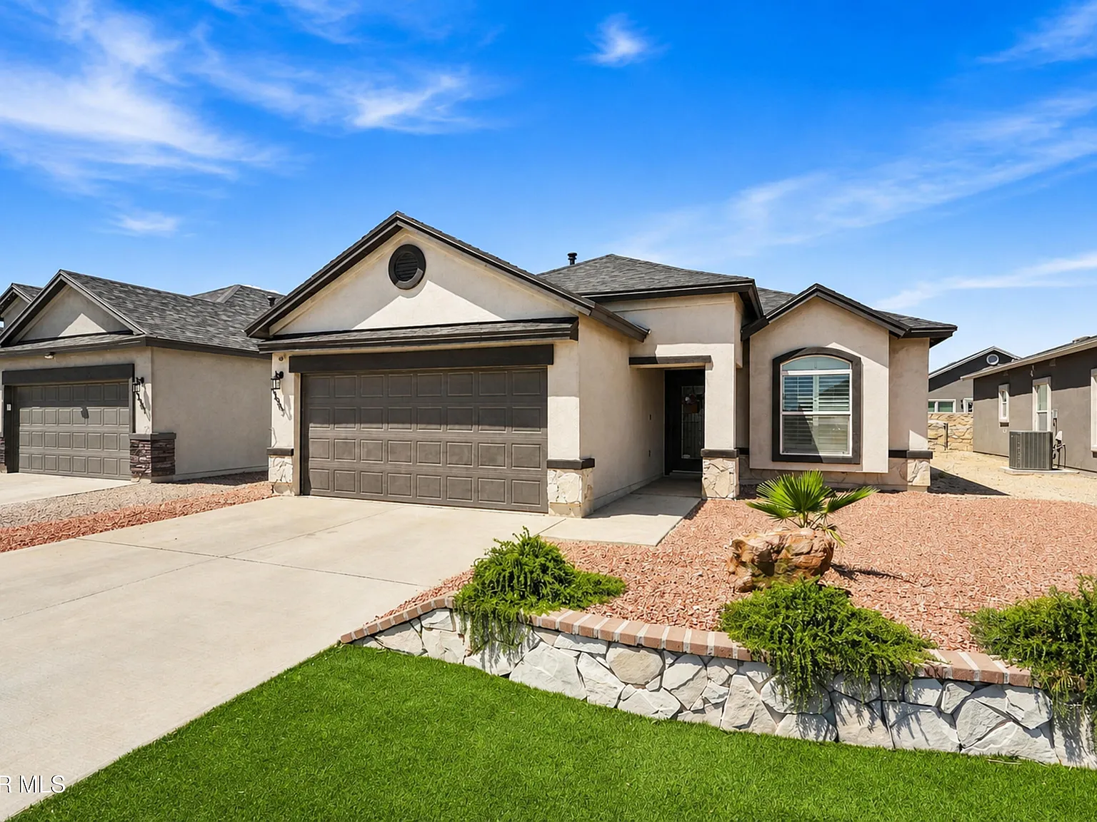 4 bed, 3.0 bath, 1621 sqft, $1,900 — Photo 3