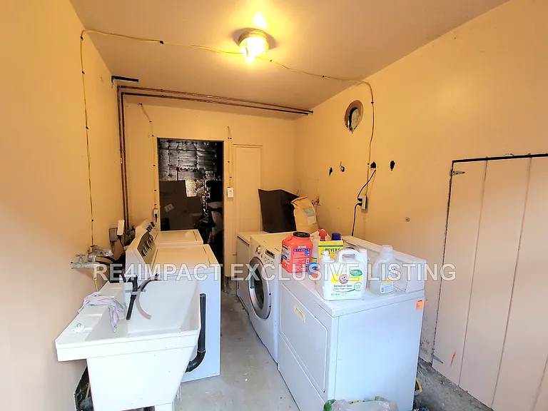 1257 E 34th St — Photo 13