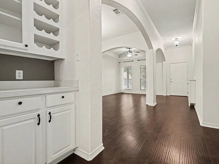 1707 Briarhollow Dr — Photo 10