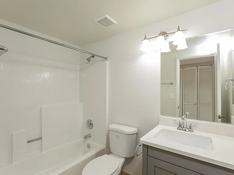 18421 N 44th Pl — Photo 16