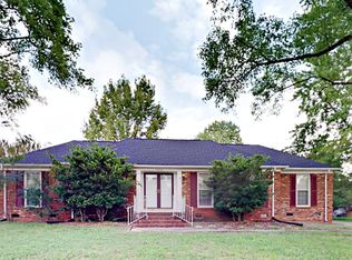 10813 Osprey Dr, Charlotte, NC 28226