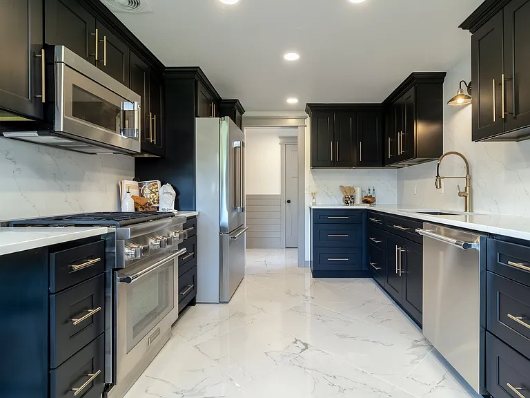 1328 Dakota St — Photo 3