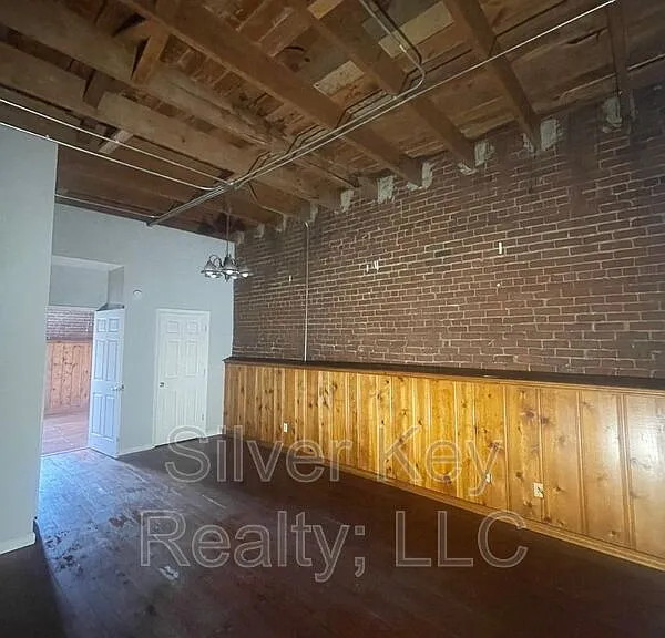 217 E Washington Ave #A — Photo 8