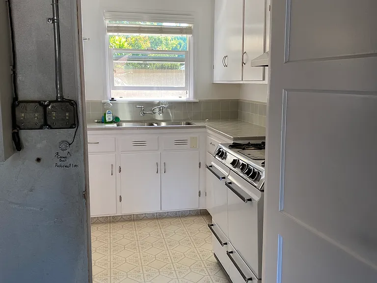 239 Santa Lucia Dr — Photo 7