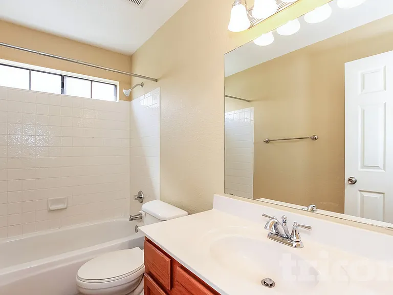 1464 E Rosemonte Dr — Photo 13