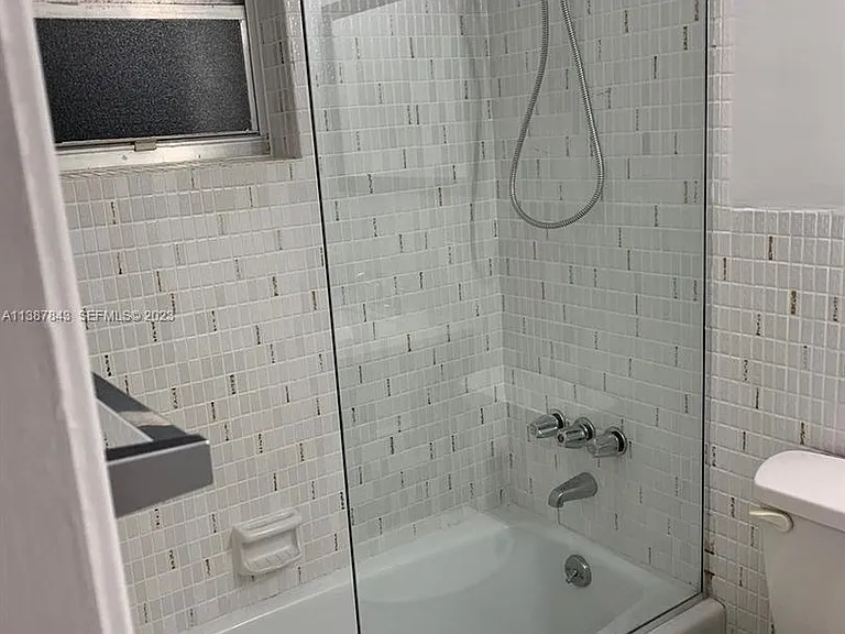 500 E Country Club Cir — Photo 3