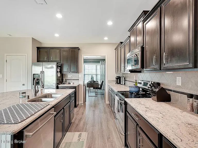 1919 Carabiner Way — Photo 9