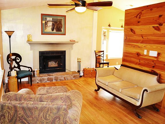 5th image of 3230 Rosewood Way