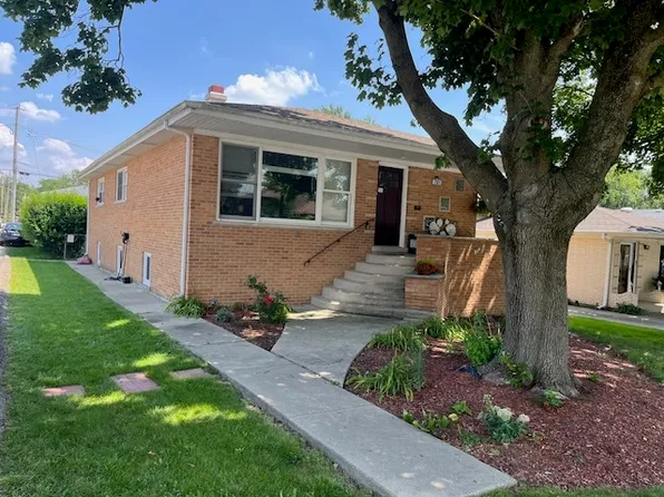 701 McCarthy St, Lemont, IL 60439