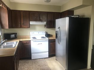 657 W 4th St APT 18, Yorktown, TX 78164