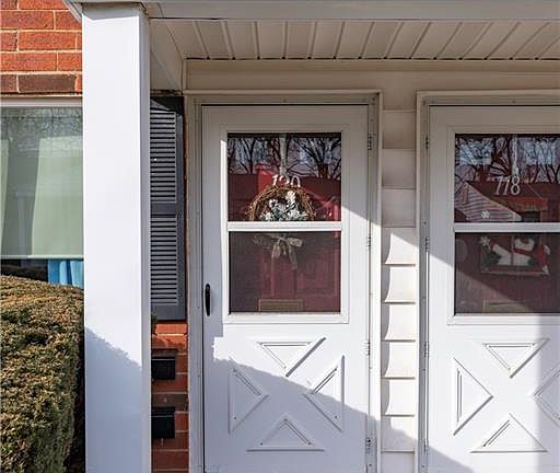 4th image of 120 Manor Dr #120