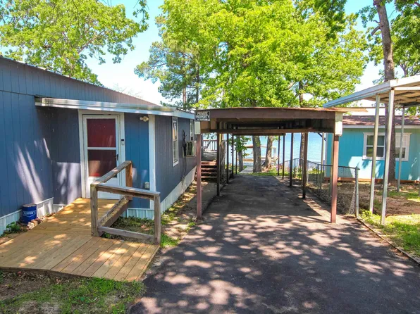 955 Beachside Dr, Chandler, TX 75758