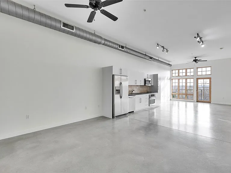 2235 E 6th St #406 — Photo 12