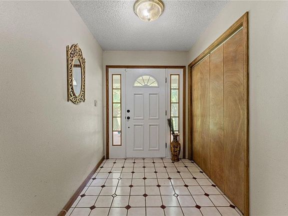 4th image of 10840 Howells Ferry Rd
