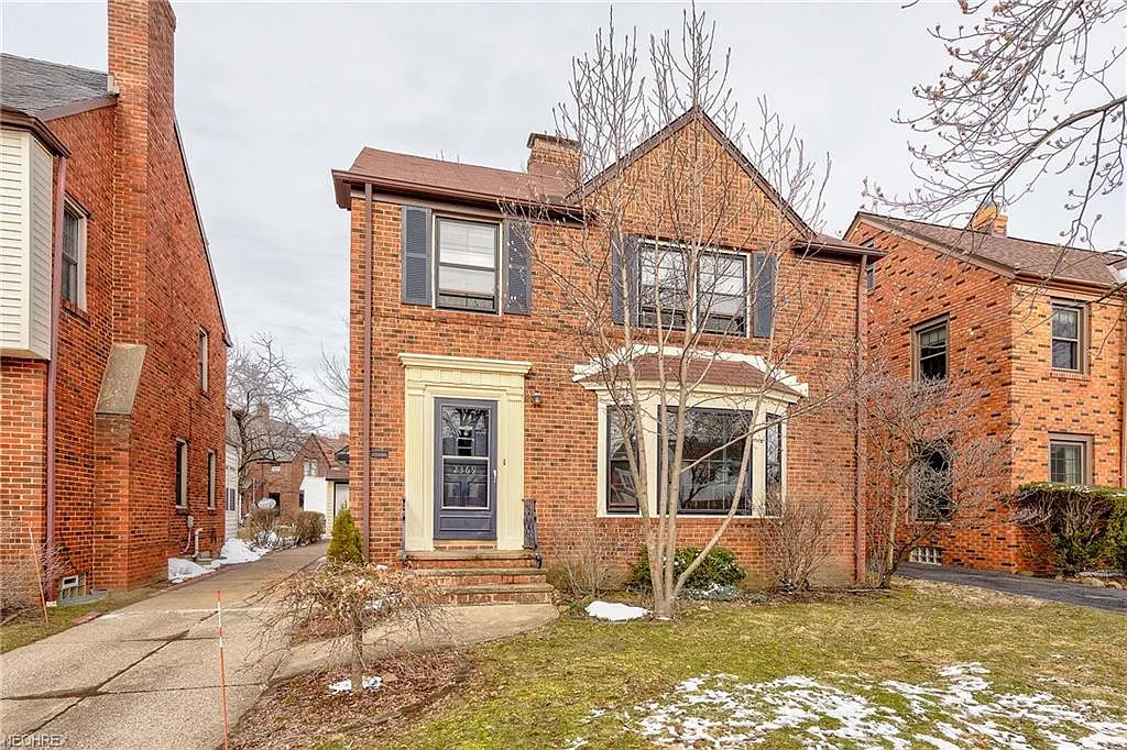 2369 Charney Rd photo 1