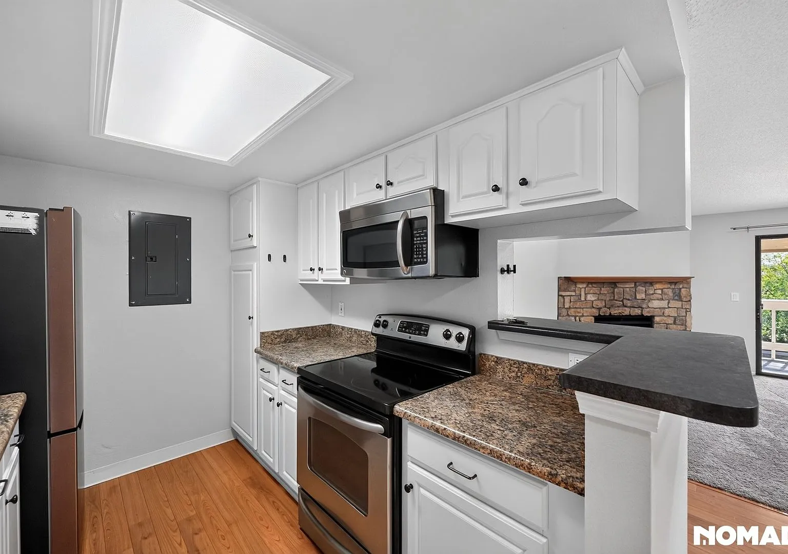 Charming 2BR Condo in Denver - Available NOW! — Photo 4
