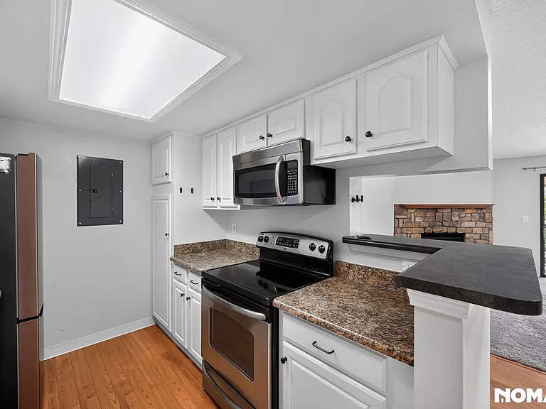8225 Fairmount Dr #7-203 — Photo 10