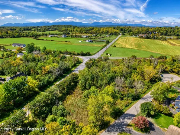 89 Superstitious Drive, Athens, NY 12015