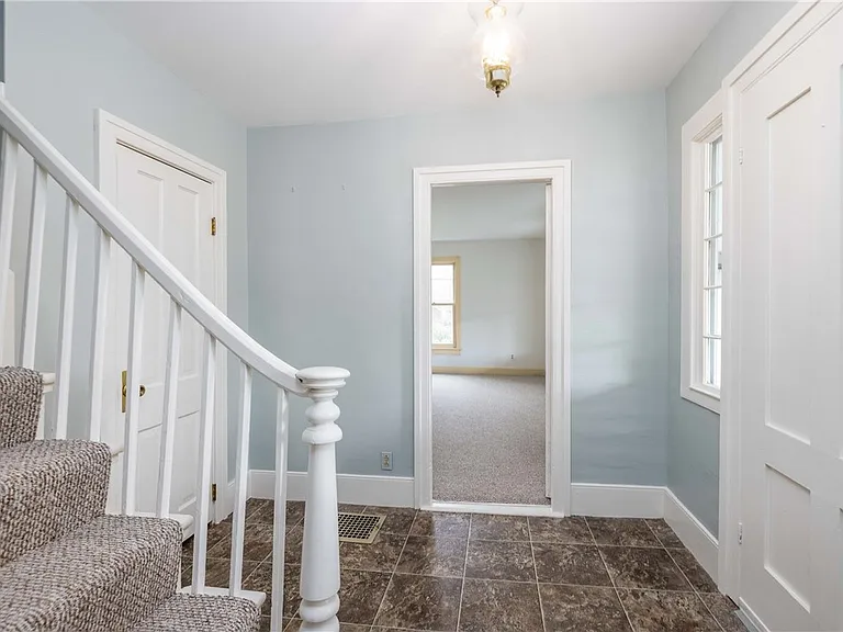 1253 Fairport Rd — Photo 26