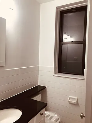Rented by Metropolis Real Estate of Manhattan | media 38