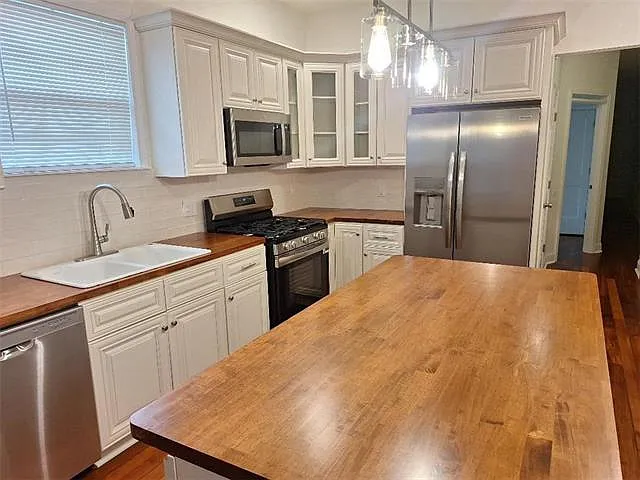 3 bed, 2.0 bath, 960 sqft, $2,000 — Photo 3