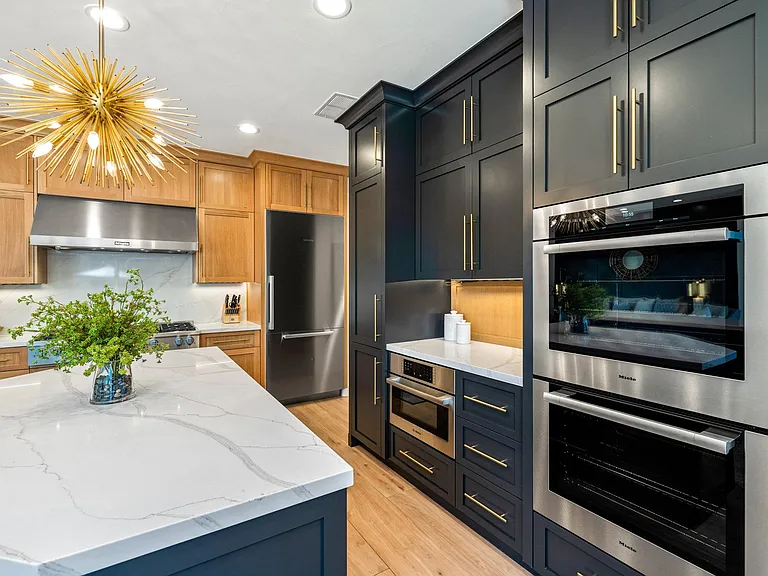 Double oven, microwave and warming drawer