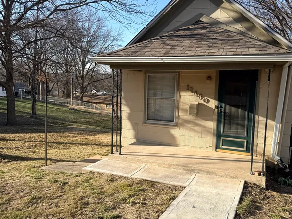 11430 Burton St, Sugar Creek, MO 64054