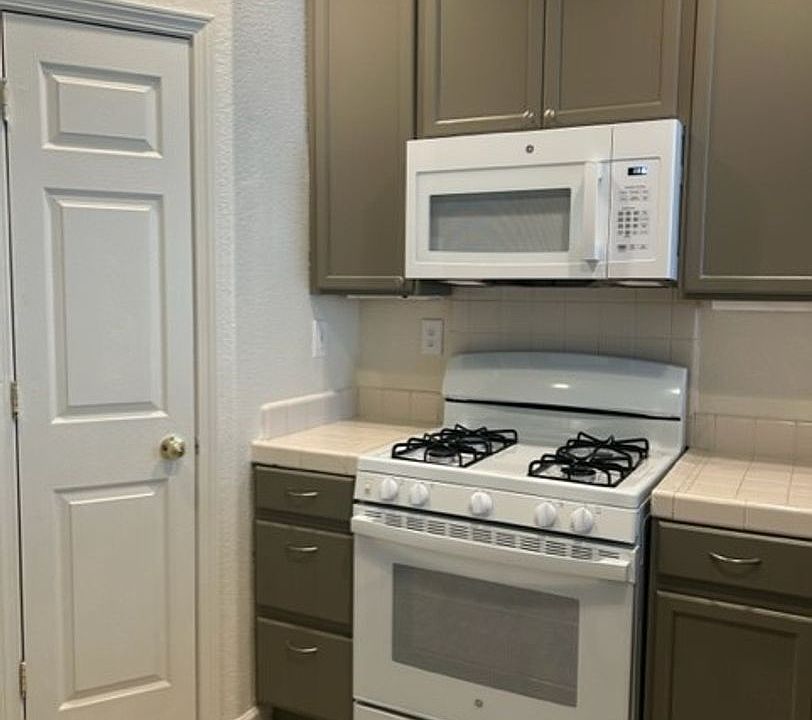 1st image of 706-6 City Walk Pl