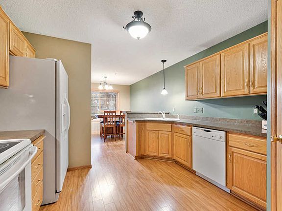 3rd image of 9976 Vera Cruz Ln N