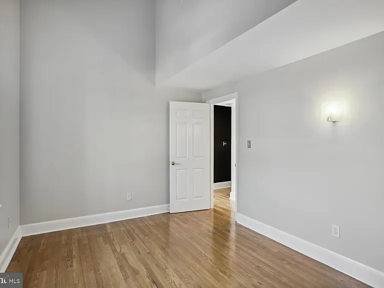 676 4th St NE #402 — Photo 12