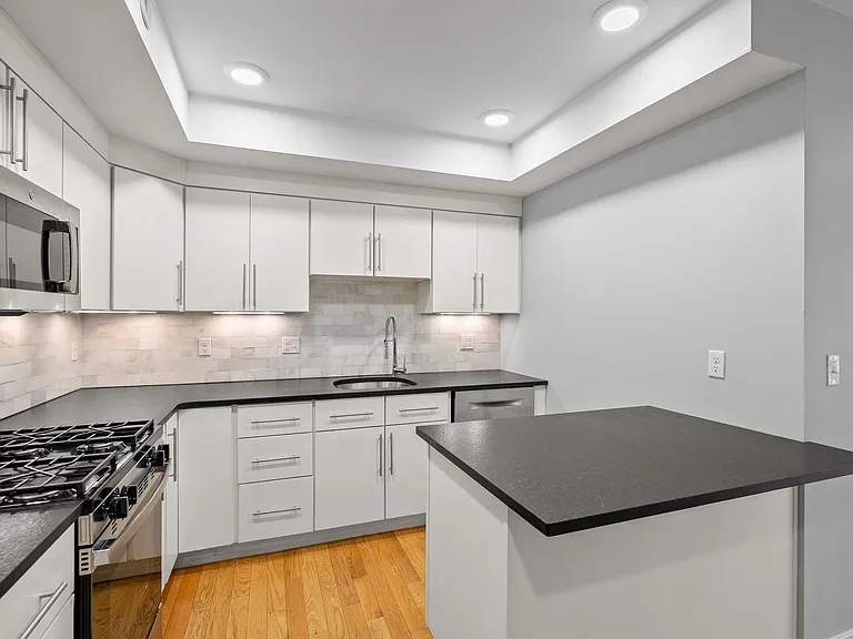 157 Hancock St #2 — Photo 4
