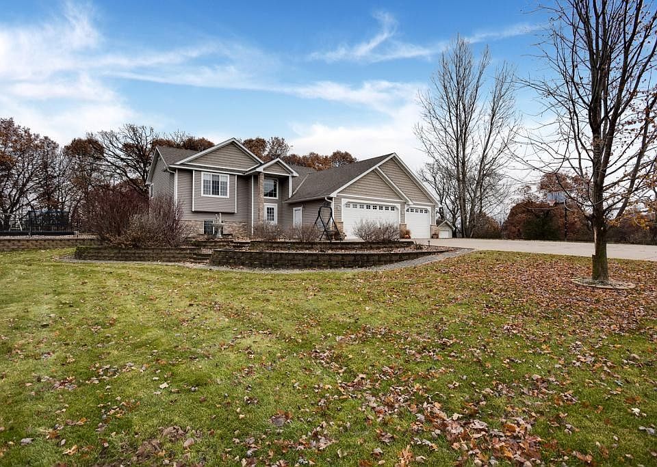 1st image of 28687 Holly Dr NW
