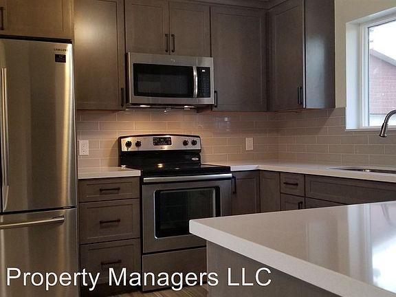 3rd image of 2014 E Highland View Cir