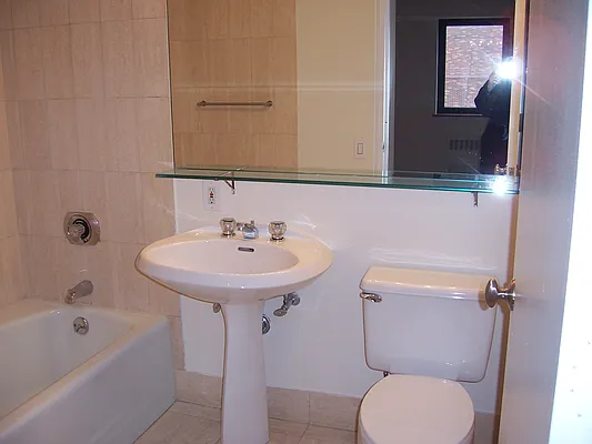 Rented by Central Park Realty Holding Corp | media 19