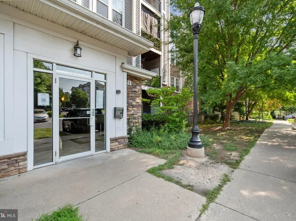 1321 Karen Blvd APT 301, Capitol Heights, MD 20743