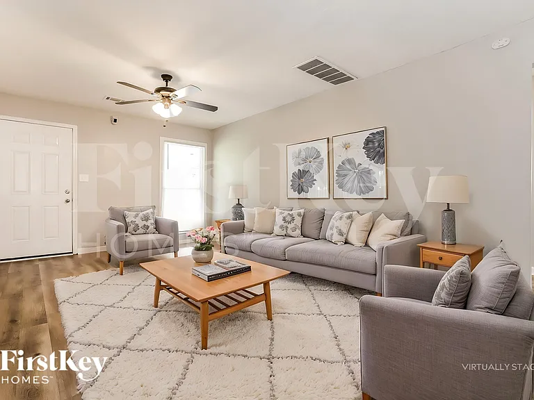1910 Brownsville Rd #2 — Photo 4
