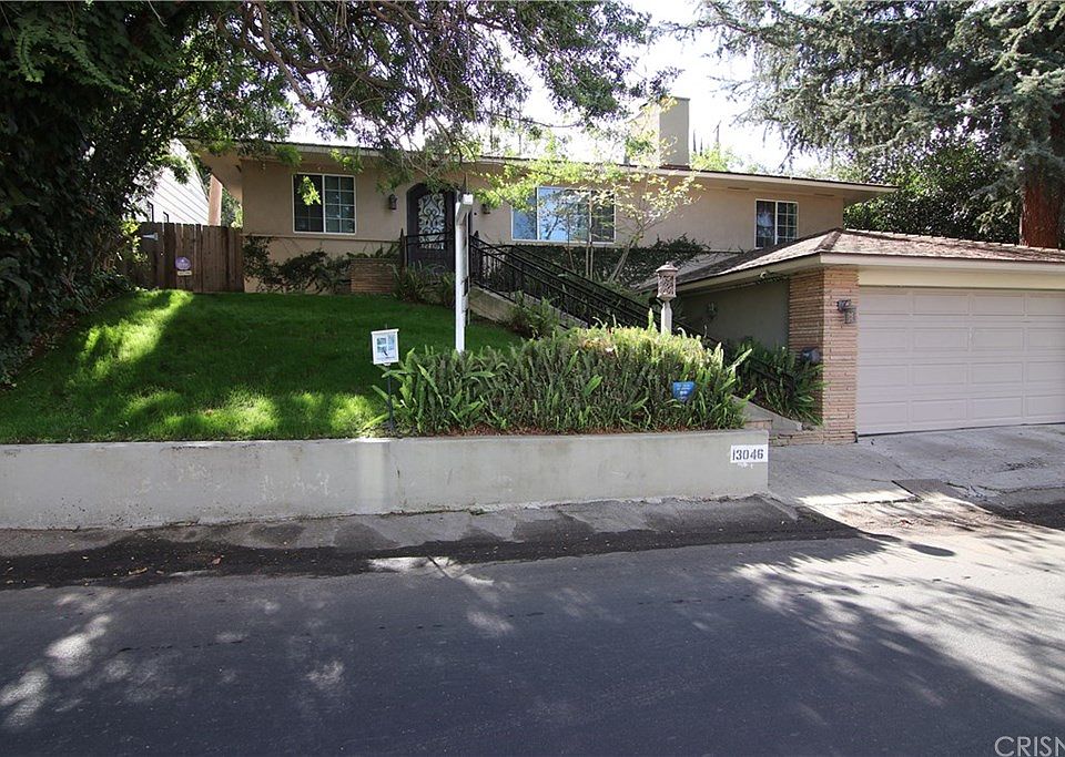 1st image of 13046 Greenleaf St