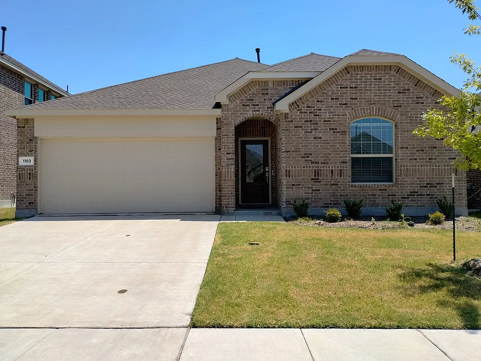 1103 Mahogany Ln