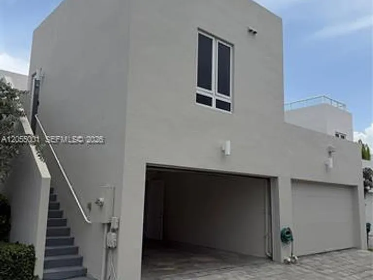 6440 NW 103rd Psge #Townhouse 6440 — Photo 31