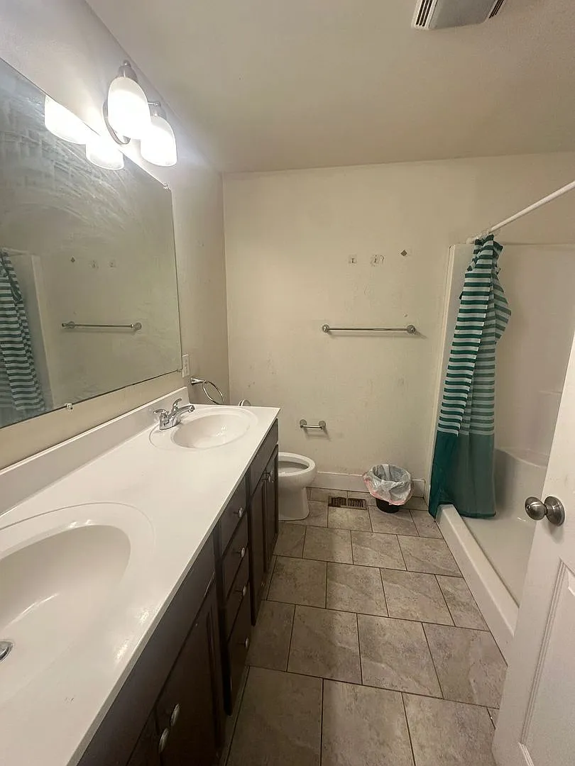 4306 Wallace — Photo 3