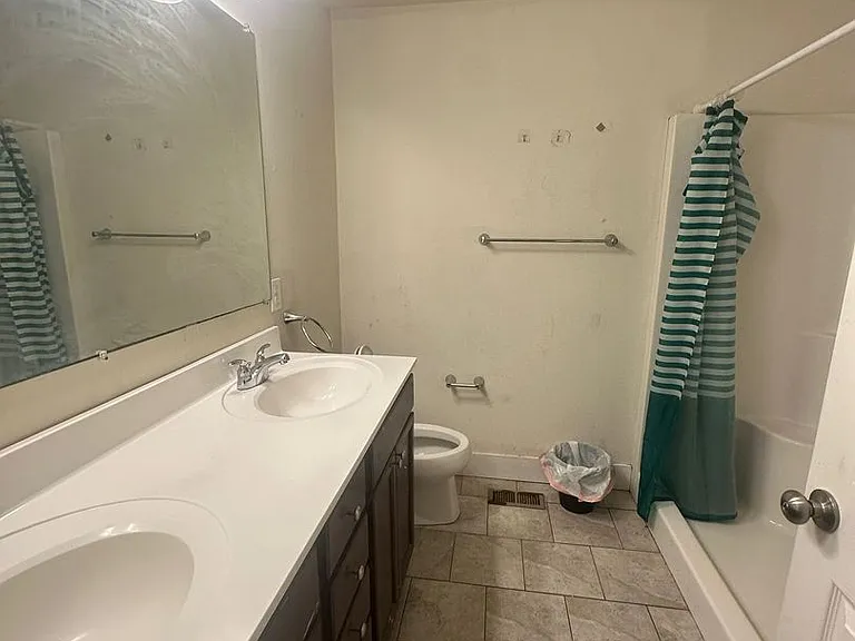 4306 Wallace St — Photo 3