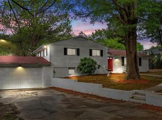 2841 White Meadow Ln, Winston Salem, NC 27107