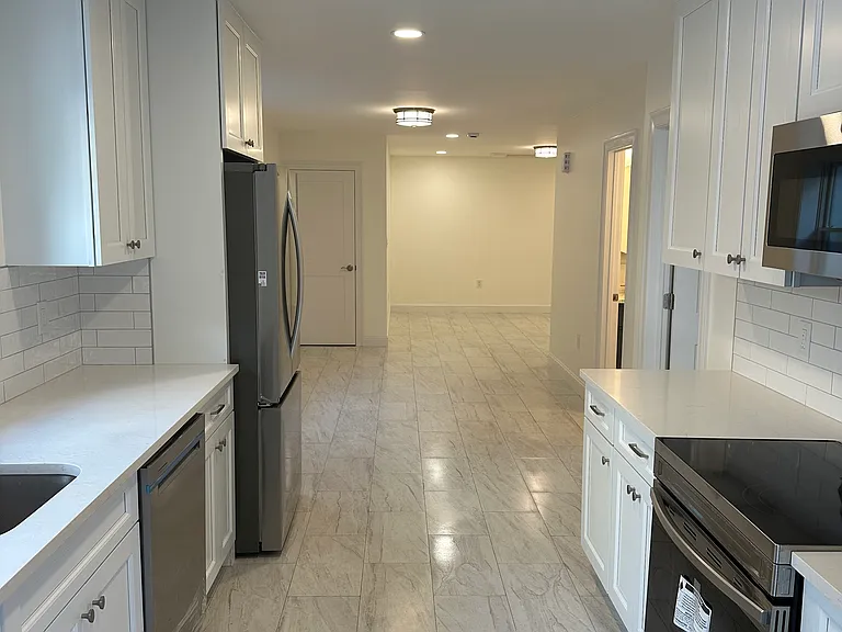 65 Cox Ave — Photo 5