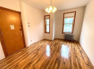 30-26 43rd St #1L, Astoria, NY 11103