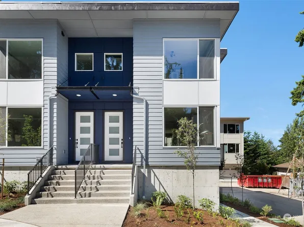 14718 Meridian Avenue N #E, Shoreline, WA 98133