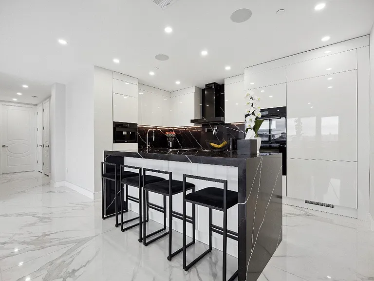 104 W End Ave #Penthouse 5 — Photo 21