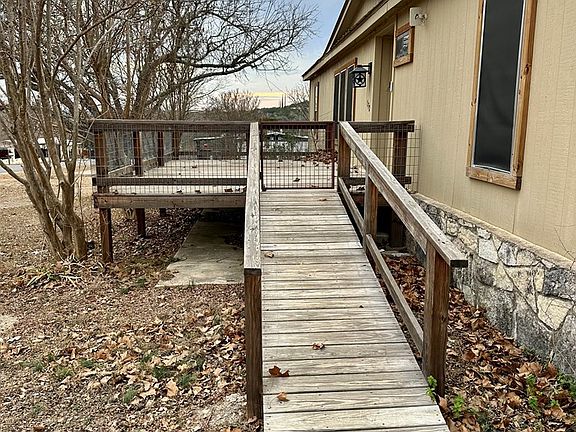 4th image of 172 Sleepy Hollow Cir