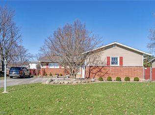 640 Beverly Hills Dr, Youngstown, OH