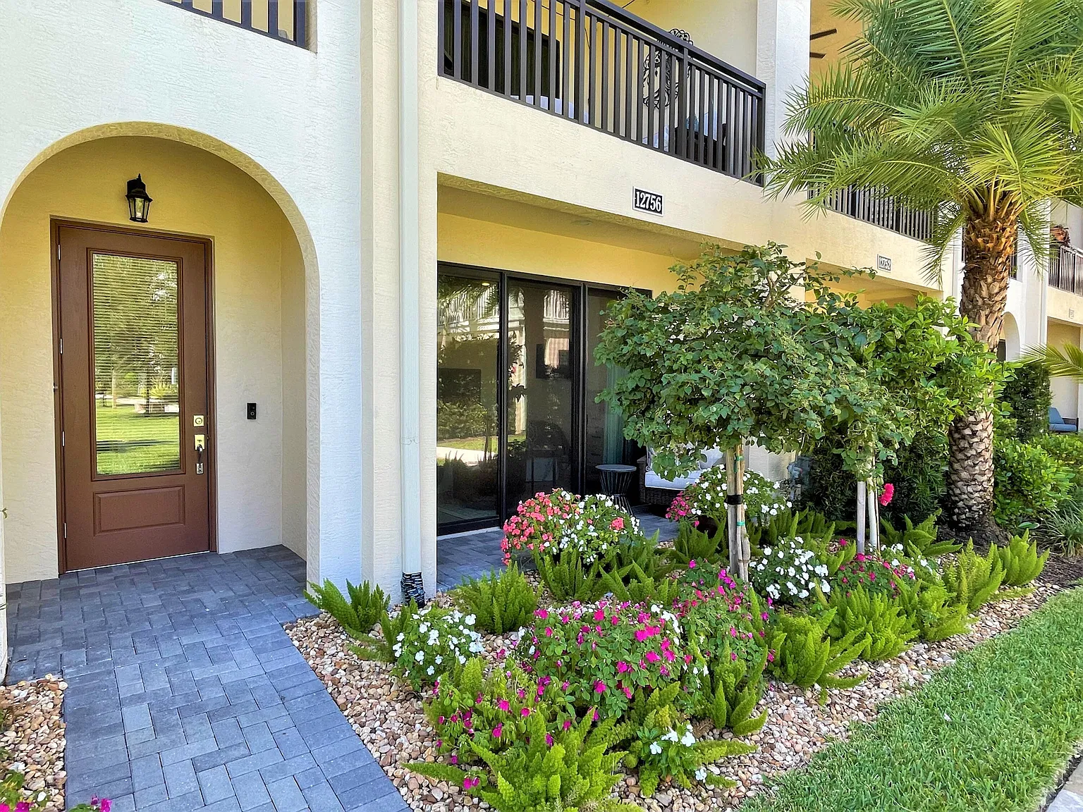 4 bed, 3.5 bath, 2252 sqft, $6,250 — Photo 3