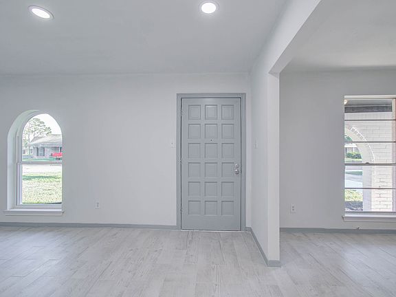 3rd image of 1846 Terrence Dr